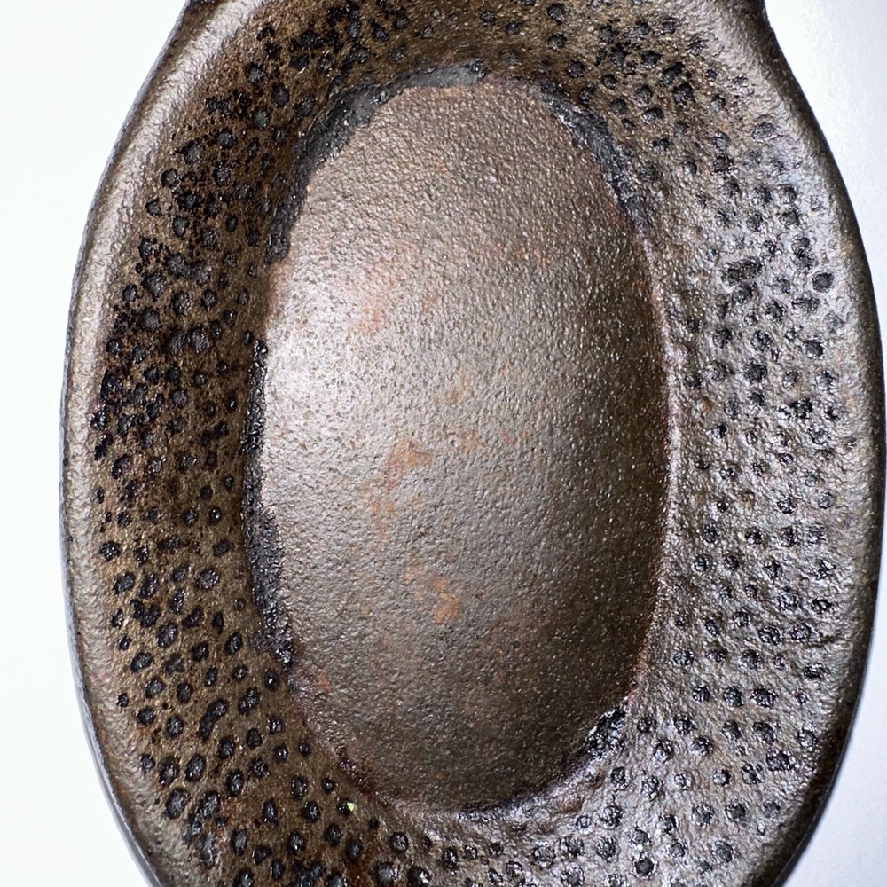 A trivet - Picture 7 of 7